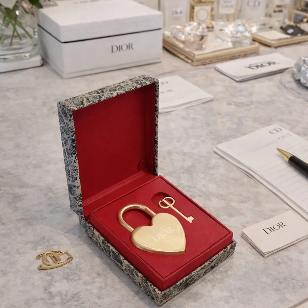 Dior Beauty Gold Heart Lock & Key - Picture 1 of 4